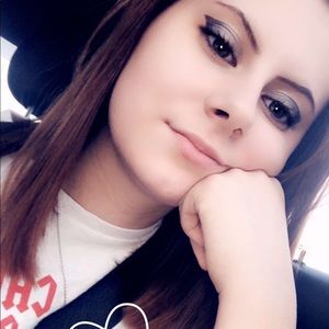 Meet your Posher, Hailey